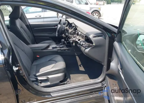 2022 Toyota Camry Se z USA, uszkodzony, nr VIN 4T1G11AK3NU686869